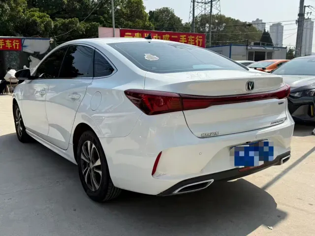 Changan Eado — Фото автомобиля 9