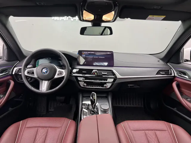 BMW 5 Series — Фото автомобиля 5