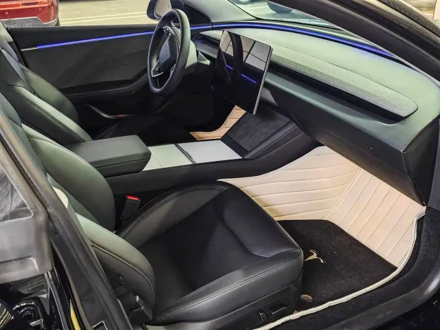 Tesla Model 3 — Фото автомобиля 4