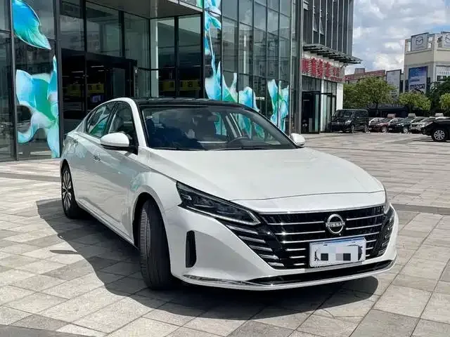 Nissan Teana — Фото автомобиля 3