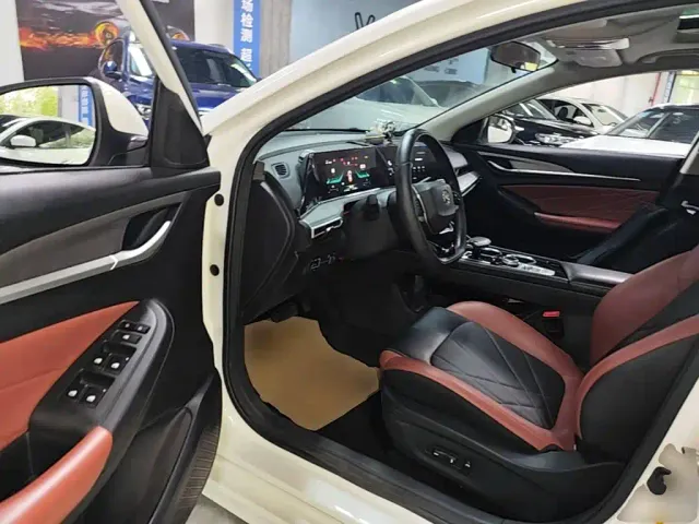 Changan Eado — Фото автомобиля 15