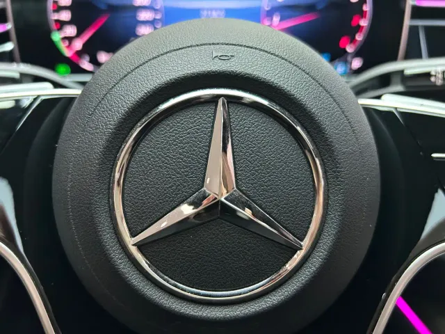 Mercedes-Benz E-Class — Фото автомобиля 25
