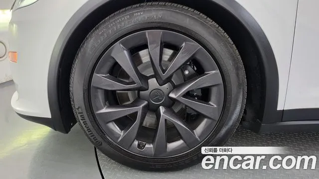 Tesla Model X — Фото автомобиля 5