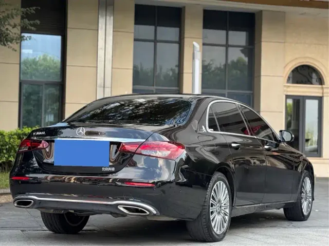 Mercedes-Benz E-Class — Фото автомобиля 10