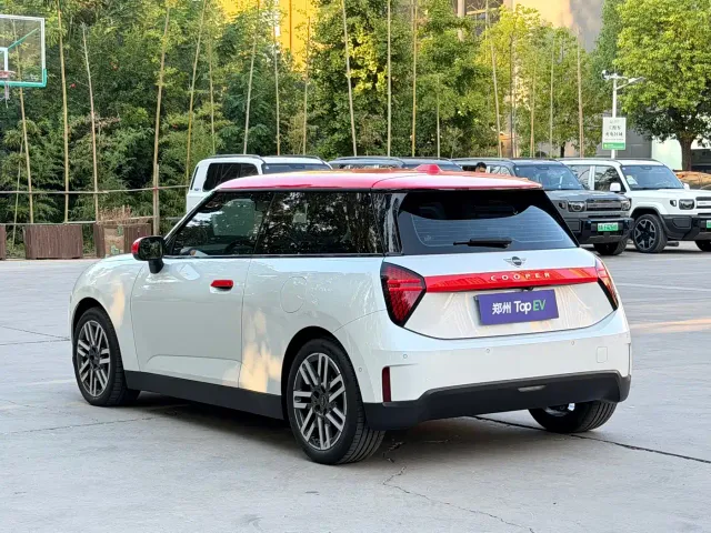 MINI Cooper — Фото автомобиля 7