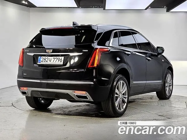 Cadillac XT5 — Фото автомобиля 2