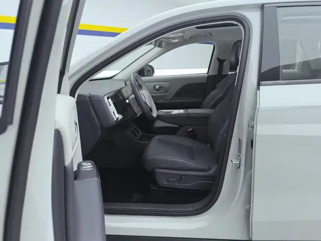 Leapmotor B10 — Фото автомобиля 9