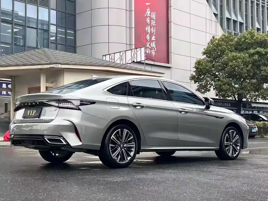 Chery Arrizo 8 2024 1.6T DCT Excellence Edition — Фото автомобиля 4