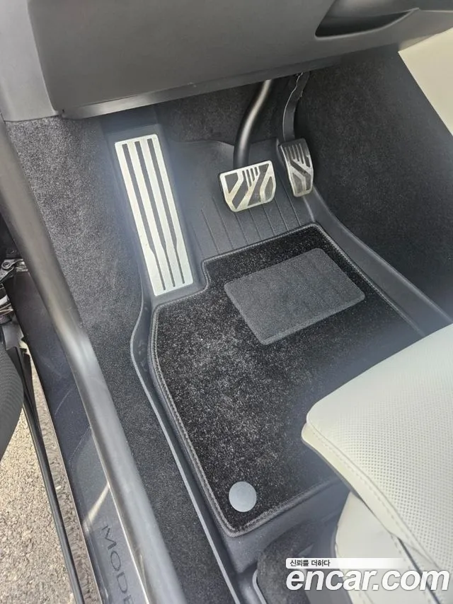 Tesla Model Y — Фото автомобиля 4