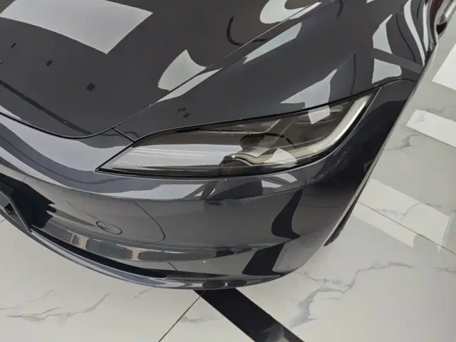 Tesla Model 3 — Фото автомобиля 23