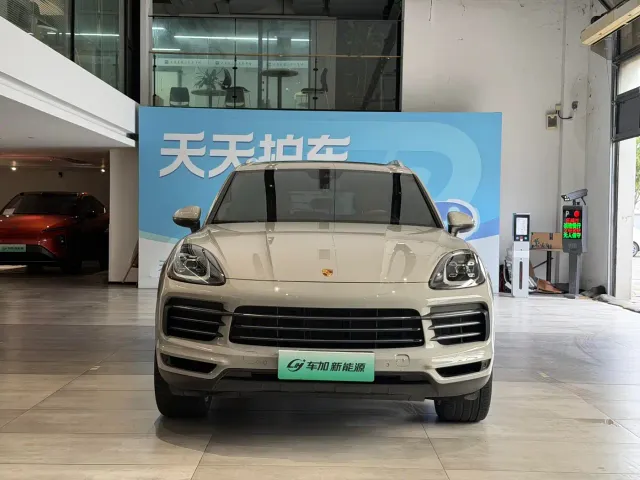 Porsche Cayenne — Фото автомобиля 2