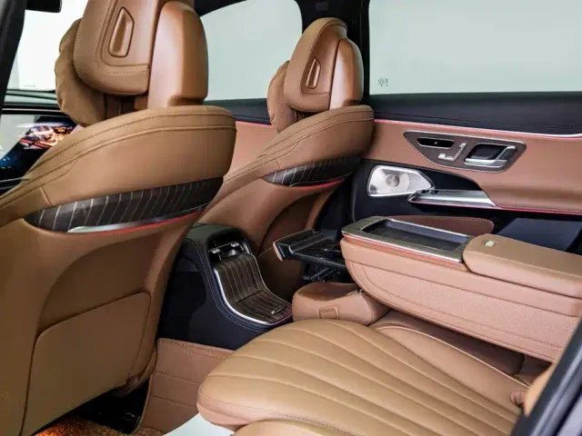 Mercedes-Benz E-Class — Фото автомобиля 6