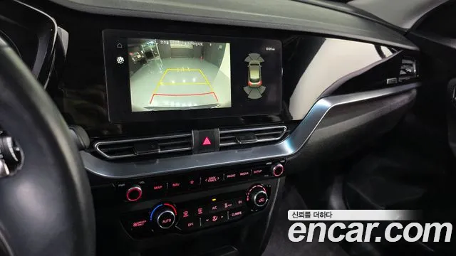 Kia Niro — Фото автомобиля 16