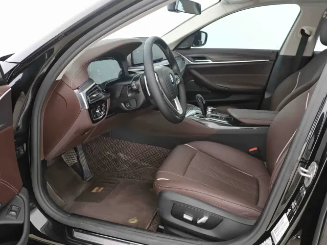 BMW 5 Series — Фото автомобиля 6