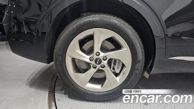Genesis GV70 2.5T Бензин AWD — Фото автомобиля 5
