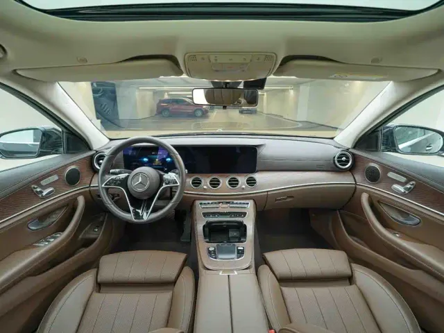 Mercedes-Benz E-Class — Фото автомобиля 18