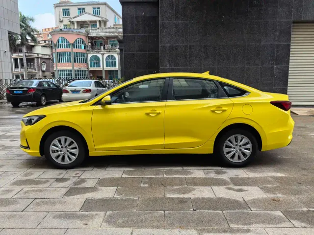 Changan Eado — Фото автомобиля 2