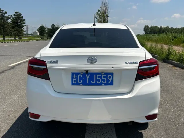 Toyota Vios — Фото автомобиля 6