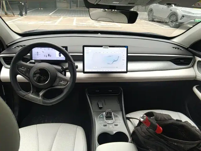 BYD Seal 05 DM-i — Фото автомобиля 9