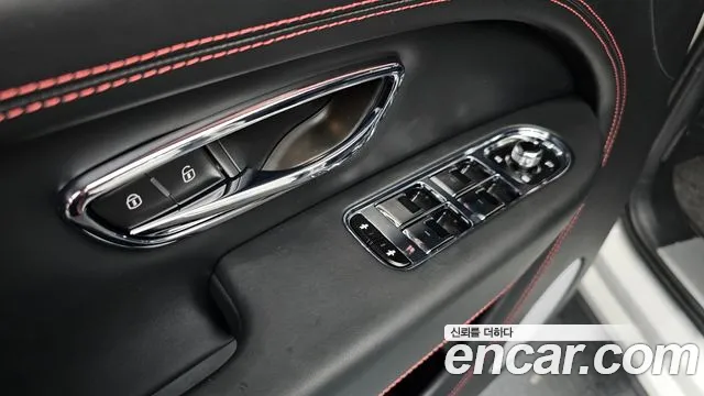 Bentley Bentayga Bentayga 4.0 V8 Base — Фото автомобиля 24