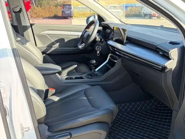 Wuling Asta — Фото автомобиля 6