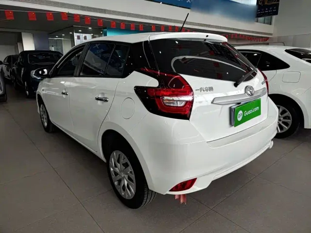Toyota Vios FS — Фото автомобиля 4