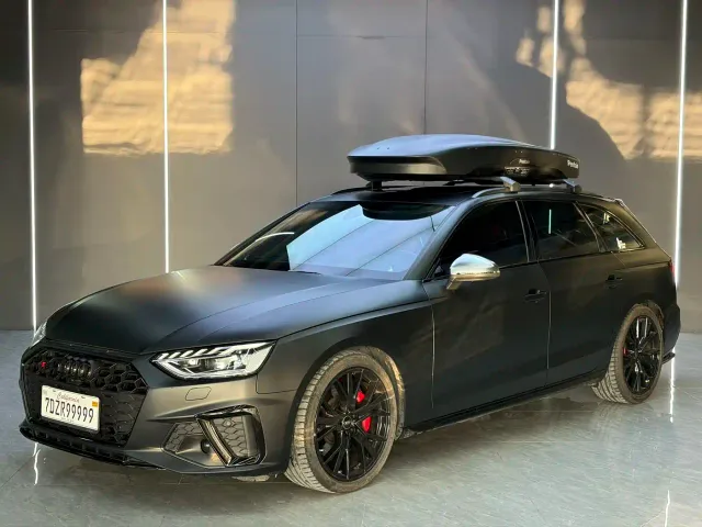 Фотография автомобиля — Audi S4