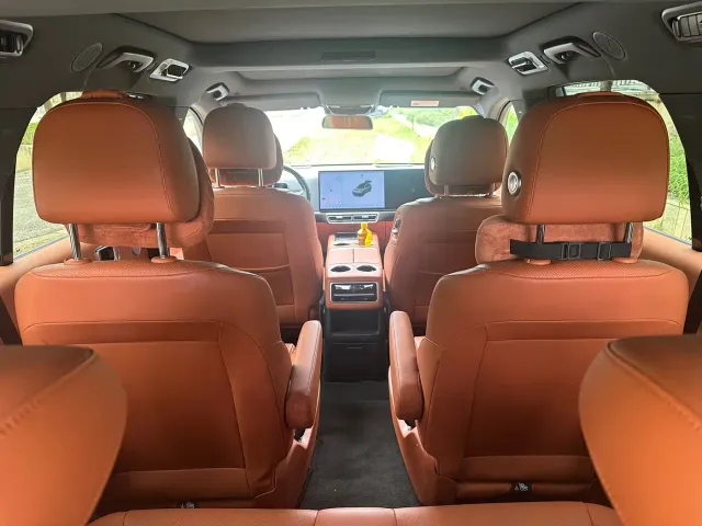 Li Auto L8 — Фото автомобиля 15