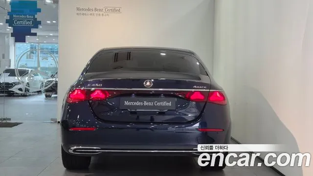 Mercedes-Benz E-Class — Фото автомобиля 3