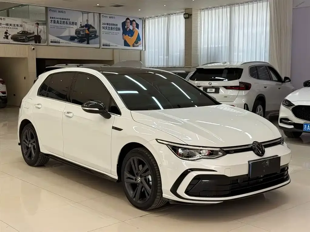 Volkswagen Golf 2023 Facelift 280TSI DSG R-Line Lite — Фото автомобиля 3