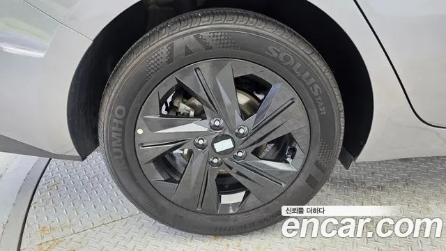 Hyundai AVANTE Modern — Фото автомобиля 5