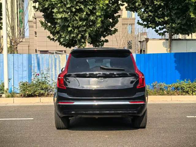 Volvo XC90 — Фото автомобиля 5