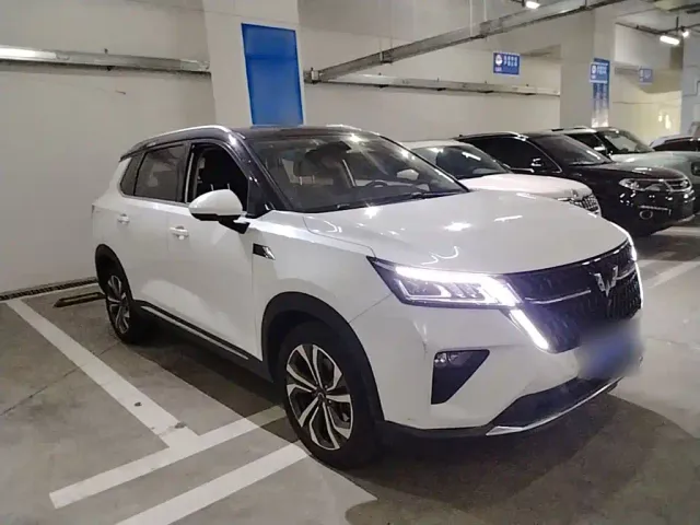 Wuling Asta — Фото автомобиля 3