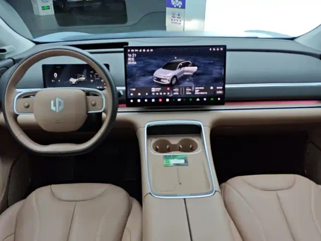 Leapmotor C11 — Фото автомобиля 12