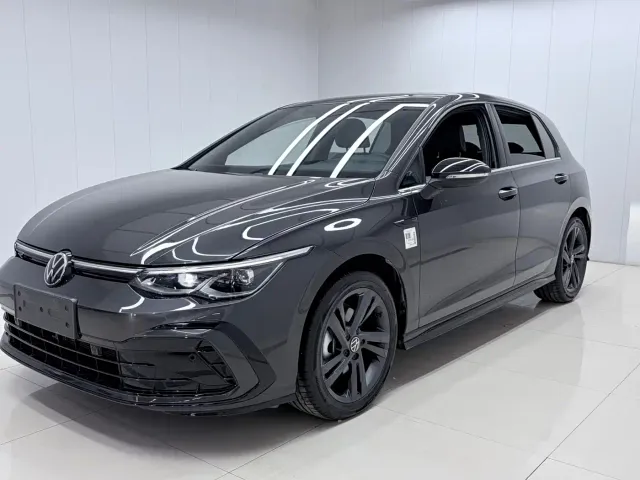 Фотография автомобиля — Volkswagen Golf