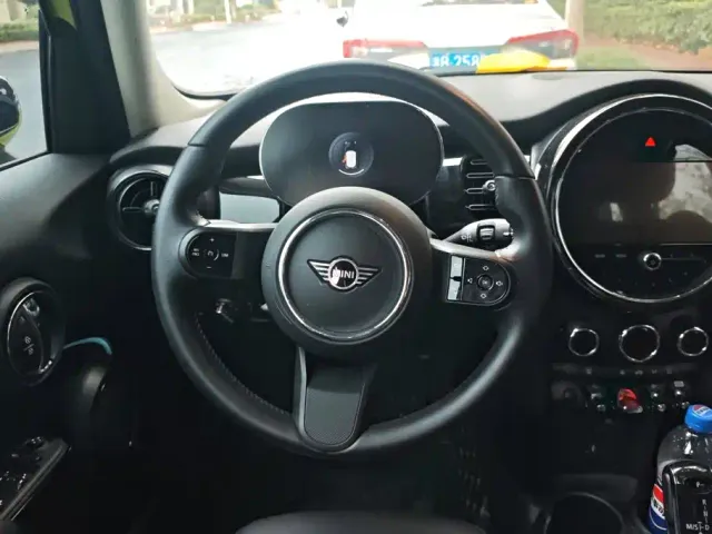 MINI Hatch — Фото автомобиля 15