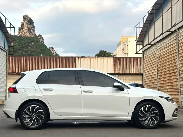 Volkswagen Golf — Фото автомобиля 5