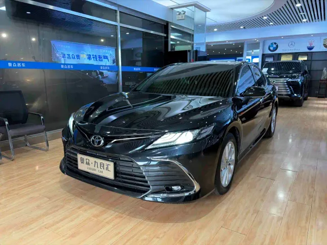 Toyota Camry — Фото автомобиля 2