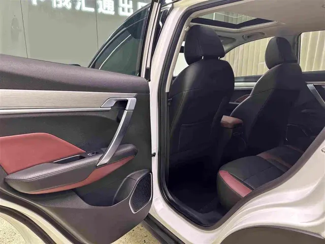 Geely Binyue — Фото автомобиля 15