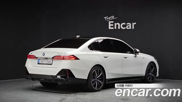 BMW 5-Series 5 серия (G60) 530i xDrive M Sport — Фото автомобиля 2