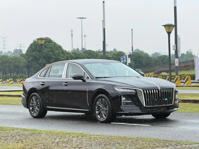 Hongqi H5 — Фото автомобиля 3