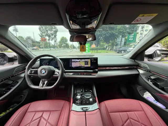 BMW 5 Series — Фото автомобиля 13