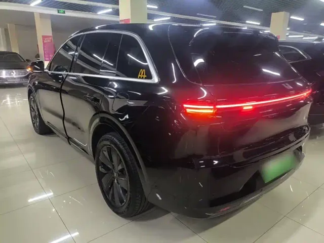 Li Auto L6 — Фото автомобиля 4
