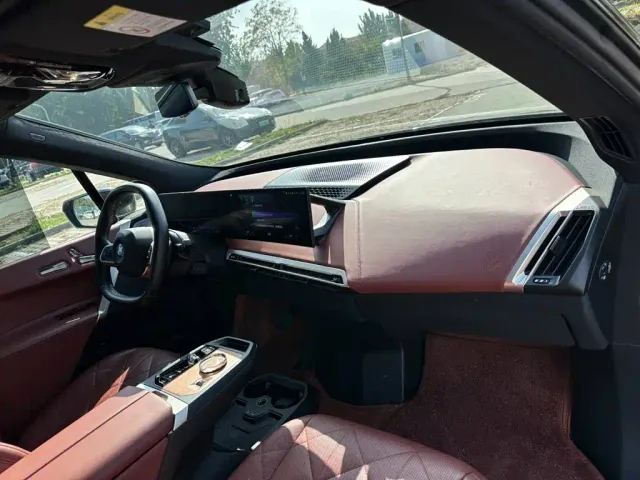 BMW iX M60 — Фото автомобиля 13