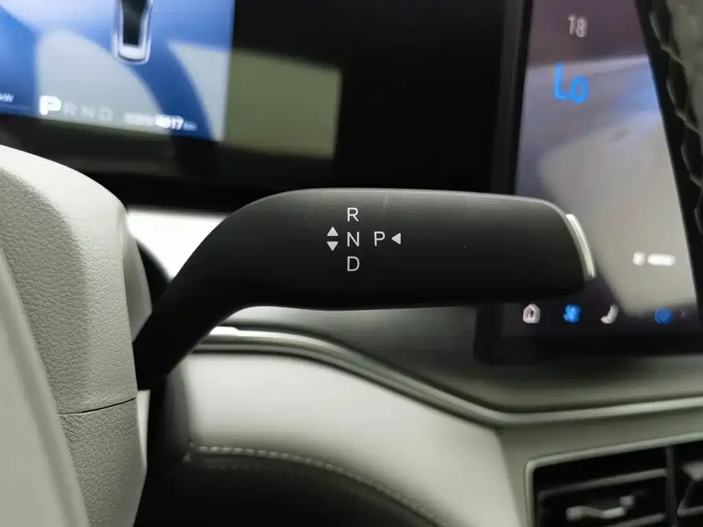 BYD Song Ultra — Фото автомобиля 13