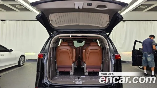 Kia Carnival Generation 4 — Фото автомобиля 26