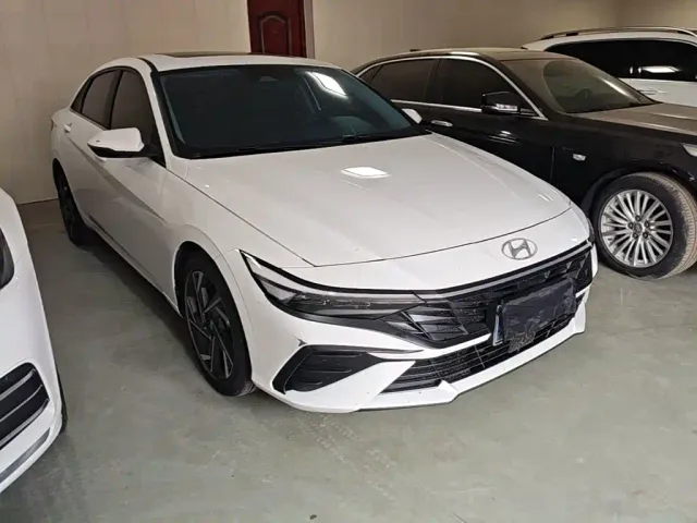 Hyundai Elantra — Фото автомобиля 21