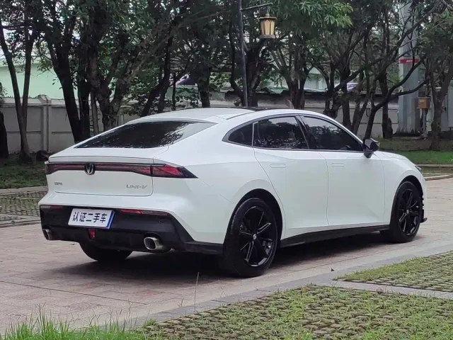 Changan UNI-V — Фото автомобиля 11