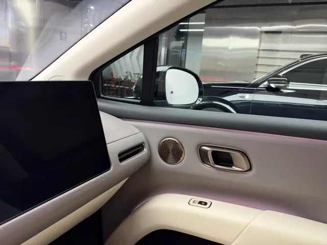 Li Auto i8 — Фото автомобиля 9