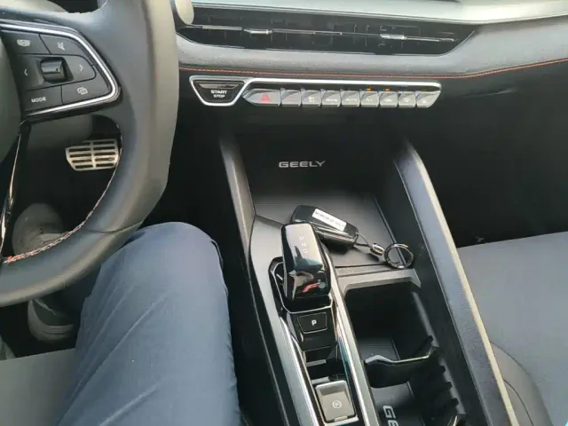 Geely Binrui — Фото автомобиля 13